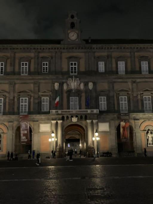 Casa Via Toledo. Centralissima E Vicina Al Porto Daire Napoli Dış mekan fotoğraf