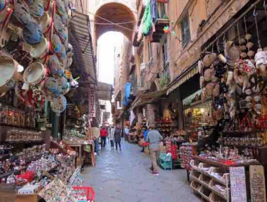 Casa Via Toledo. Centralissima E Vicina Al Porto Daire Napoli Dış mekan fotoğraf
