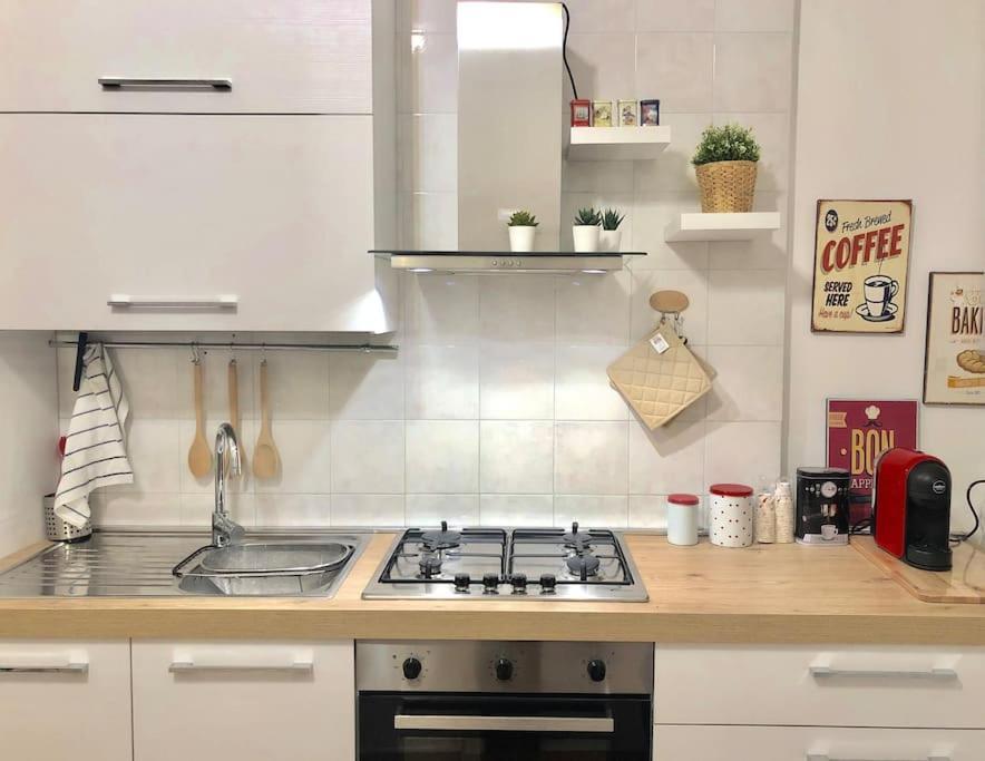 Casa Via Toledo. Centralissima E Vicina Al Porto Daire Napoli Dış mekan fotoğraf